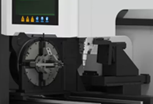 Senfeng SF6016 Plus – станок для лазерной резки труб и профилей с защитной кабиной в зоне реза. Длина заготовок до 6 метров с диаметром до 170 мм. Мощность от 1,5 до 3 кВт.