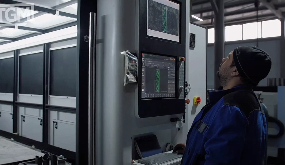 Senfeng SF6020H4 – высокомощный станок лазерной резки металла с защитой кабинетного типа и системой сменных столов. Рабочее поле 6000х2000 мм. Мощность от 6 до 60 кВт.