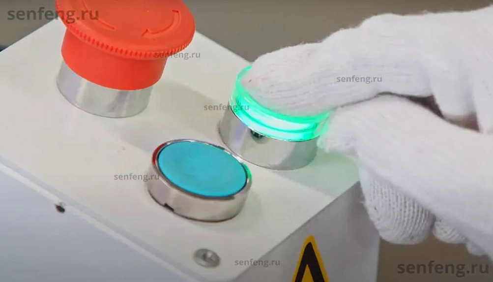 Senfeng SF3015TD - пятиосевой станок для лазерной резки объемных деталей сложной формы. С 180-градусной двухпозиционной вращающейся платформой. Рабочее поле 3000х1500 мм. Мощность от 1,5 до 4 кВт