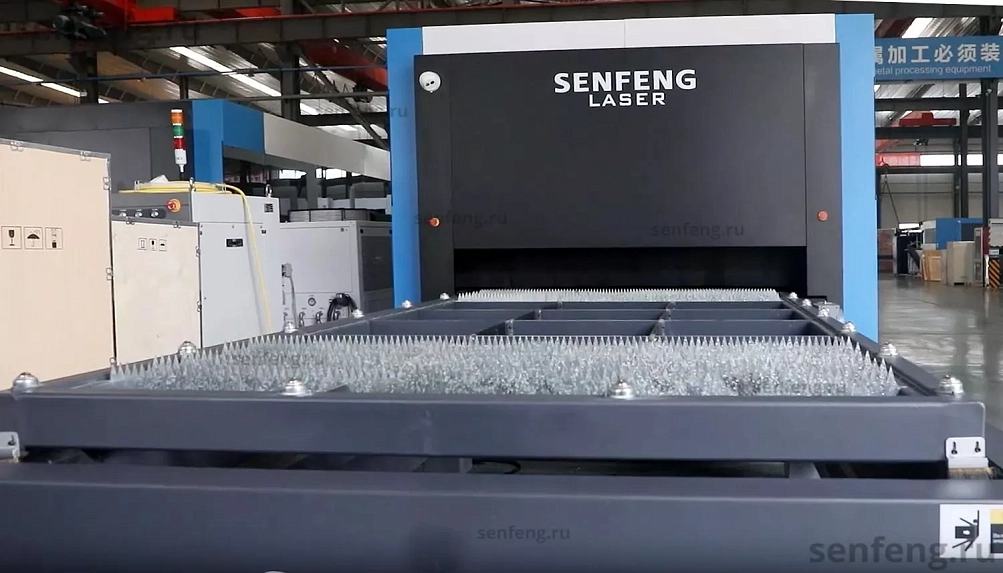 Senfeng SF3015H4 - высокомощный станок лазерной резки металла с защитой кабинетного типа и системой сменных столов. Рабочее поле 3000х1500 мм. Мощность от 6 до 60 кВт.