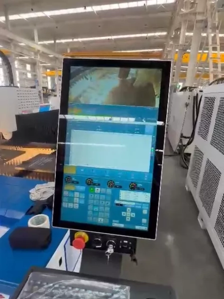 Senfeng SF4015N – лазерный станок резки металла открытого типа. Рабочее поле 4000х1500 мм. Мощность от 1,5 до 6 кВт.