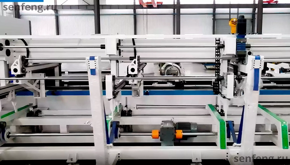 Senfeng SF9035NT – станок для лазерной резки трубы с тремя патронами. Длина трубы до 9 метров с диаметром до 350 мм. Мощность от 3 до 12 кВт.