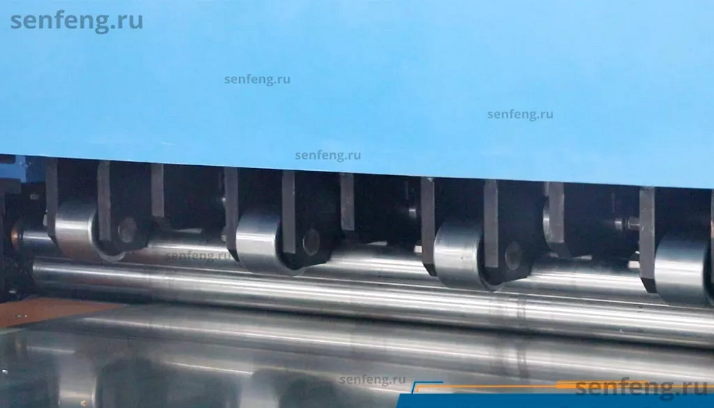 Senfeng SF1502CH - автоматизированный комплекс лазерной резки с рулонной подачей и кабинетной защитой. Толщина рулонного материала до 2 мм, ширина до 1500 мм. Мощность от 1,5 до 6 кВт.