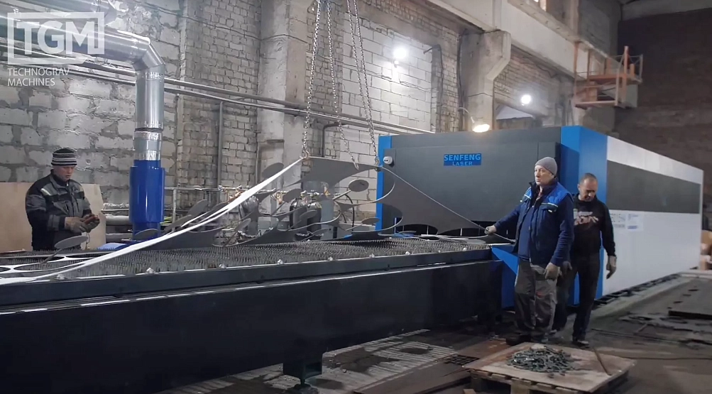 Senfeng SF6020H4 – высокомощный станок лазерной резки металла с защитой кабинетного типа и системой сменных столов. Рабочее поле 6000х2000 мм. Мощность от 6 до 60 кВт.