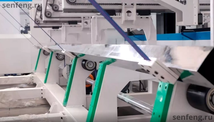 Senfeng SF12035NT - станок для лазерной резки трубы c тремя патронами и высокой производительностью. Длина трубы до 12 метров с диаметром до 350 мм. Мощность от 3 до 12 кВт/