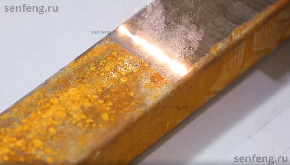 Senfeng SF2000HC - оптоволоконный аппарат лазерной очистки металла. Мощность 2 кВт.