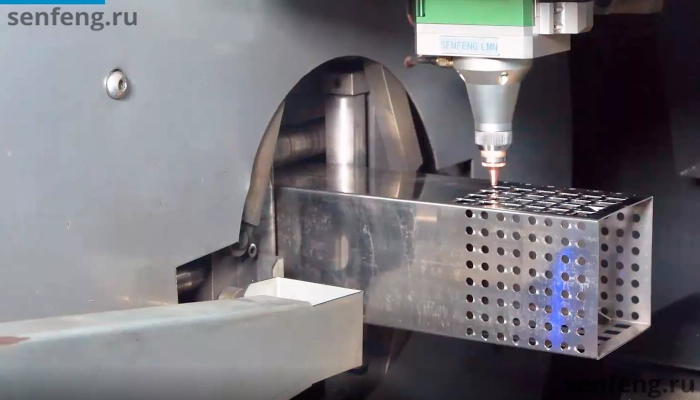 Senfeng SF12035NT - станок для лазерной резки трубы c тремя патронами и высокой производительностью. Длина трубы до 12 метров с диаметром до 350 мм. Мощность от 3 до 12 кВт/